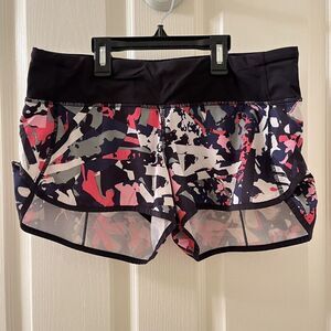 Lululemon Speed Shorts Camo Pop Bumble Berry 2.5" Inseam Women's Size 6